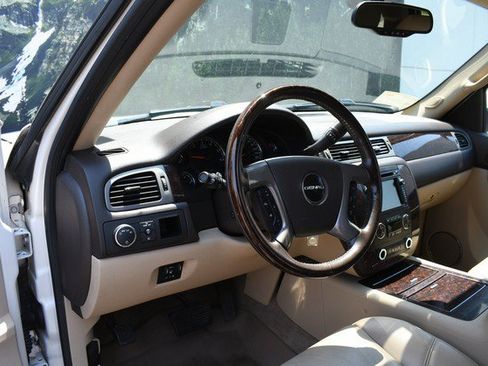 Used 2011 GMC Yukon XL Denali AWD/4WD image 14
