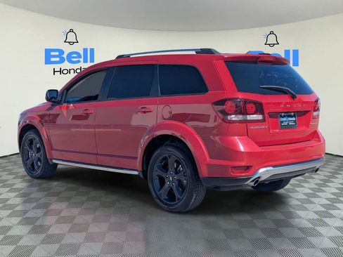 Used 2019 Dodge Journey Crossroad w/ Driver Convenience Group FWD image 3