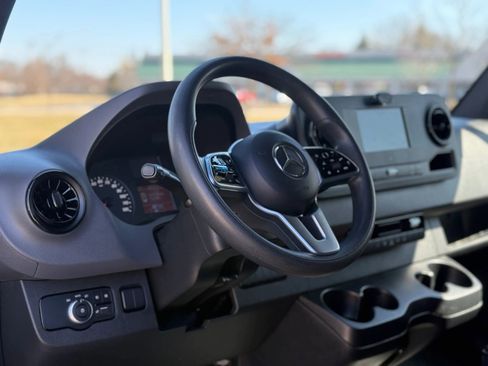 Used 2020 Mercedes-Benz Sprinter 3500 w/ Exterior Lighting Package image 15