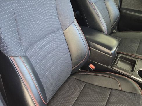 Used 2015 Toyota Camry SE image 5