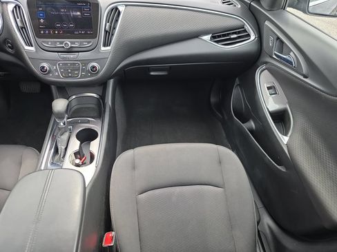 Used 2021 Chevrolet Malibu LT FWD image 29