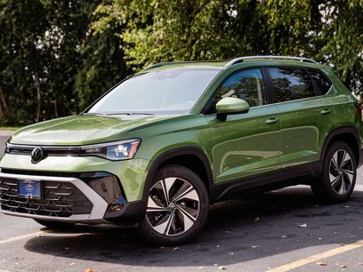 New 2025 Volkswagen Taos SE
