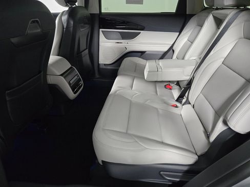 New 2026 Lincoln Nautilus Premier AWD/4WD image 13