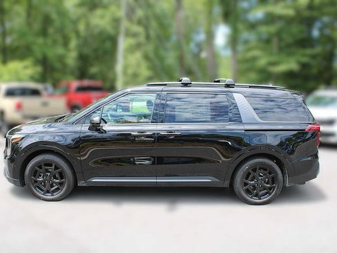 New 2025 Kia Carnival SX Prestige image 5