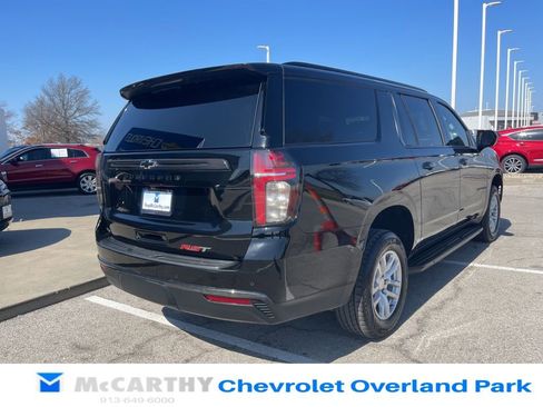 Used 2022 Chevrolet Suburban RST AWD/4WD image 3