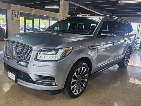Used 2021 Lincoln Navigator L Reserve w/ Luxury Package image 3