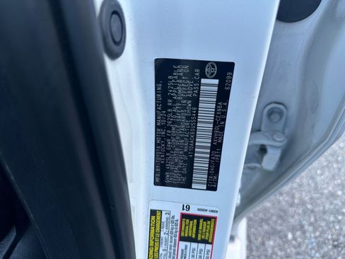 Used 2025 Toyota Camry LE image 28