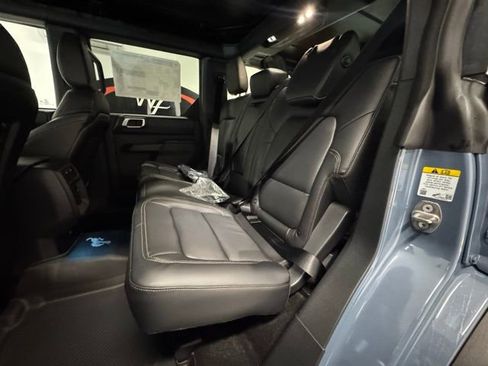 New 2025 Ford Bronco Badlands image 10