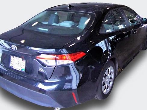 Used 2025 Toyota Corolla LE FWD image 3