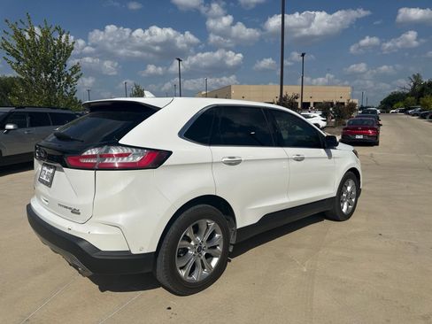 Used 2020 Ford Edge Titanium w/ Equipment Group 301A FWD image 3