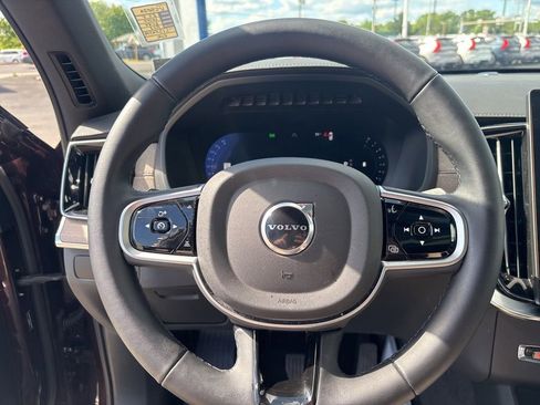 Used 2025 Volvo XC90 B5 Core w/ Climate Package AWD/4WD image 19