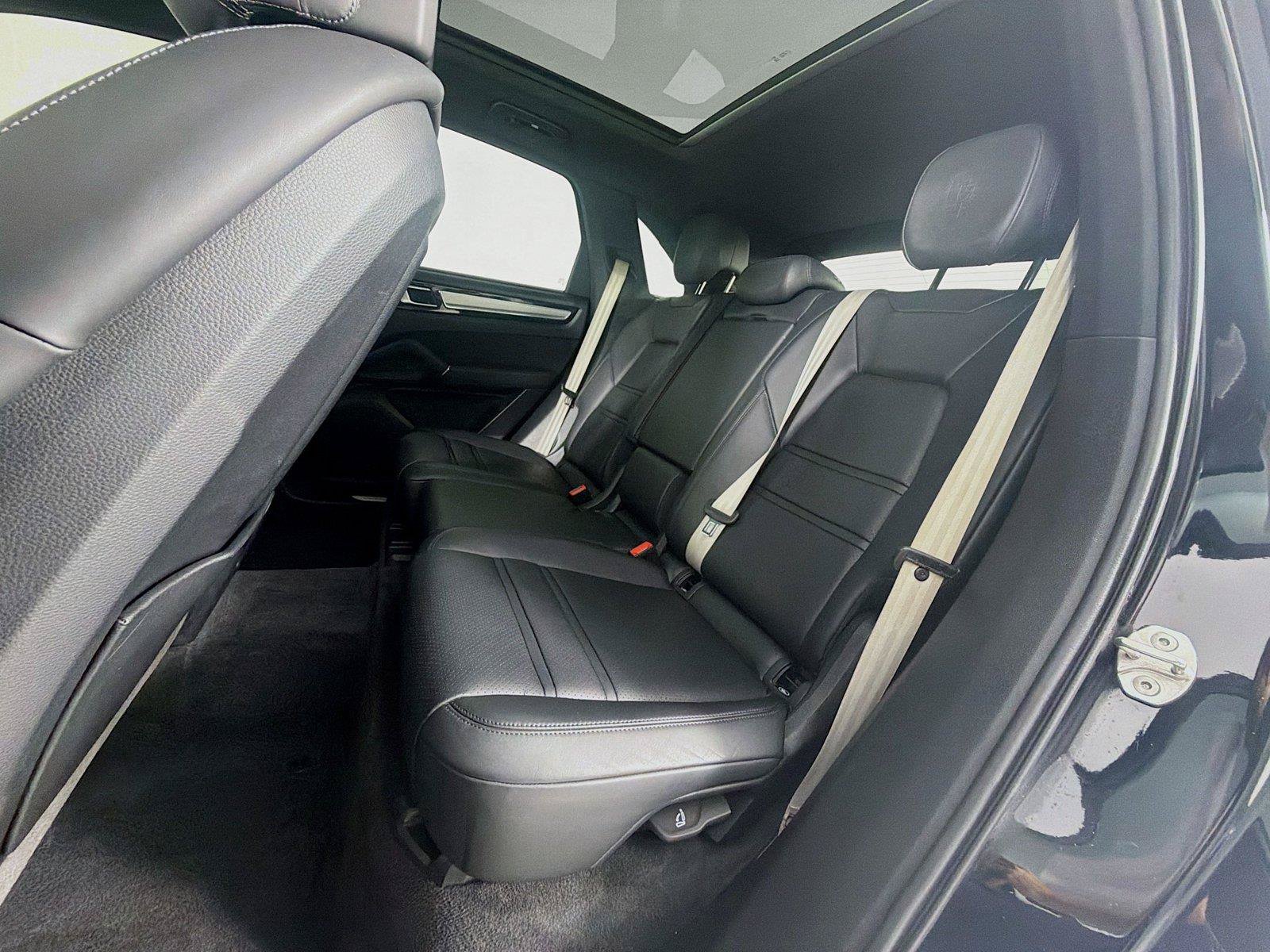 Used 2023 Porsche Cayenne Platinum Edition AWD/4WD image 22