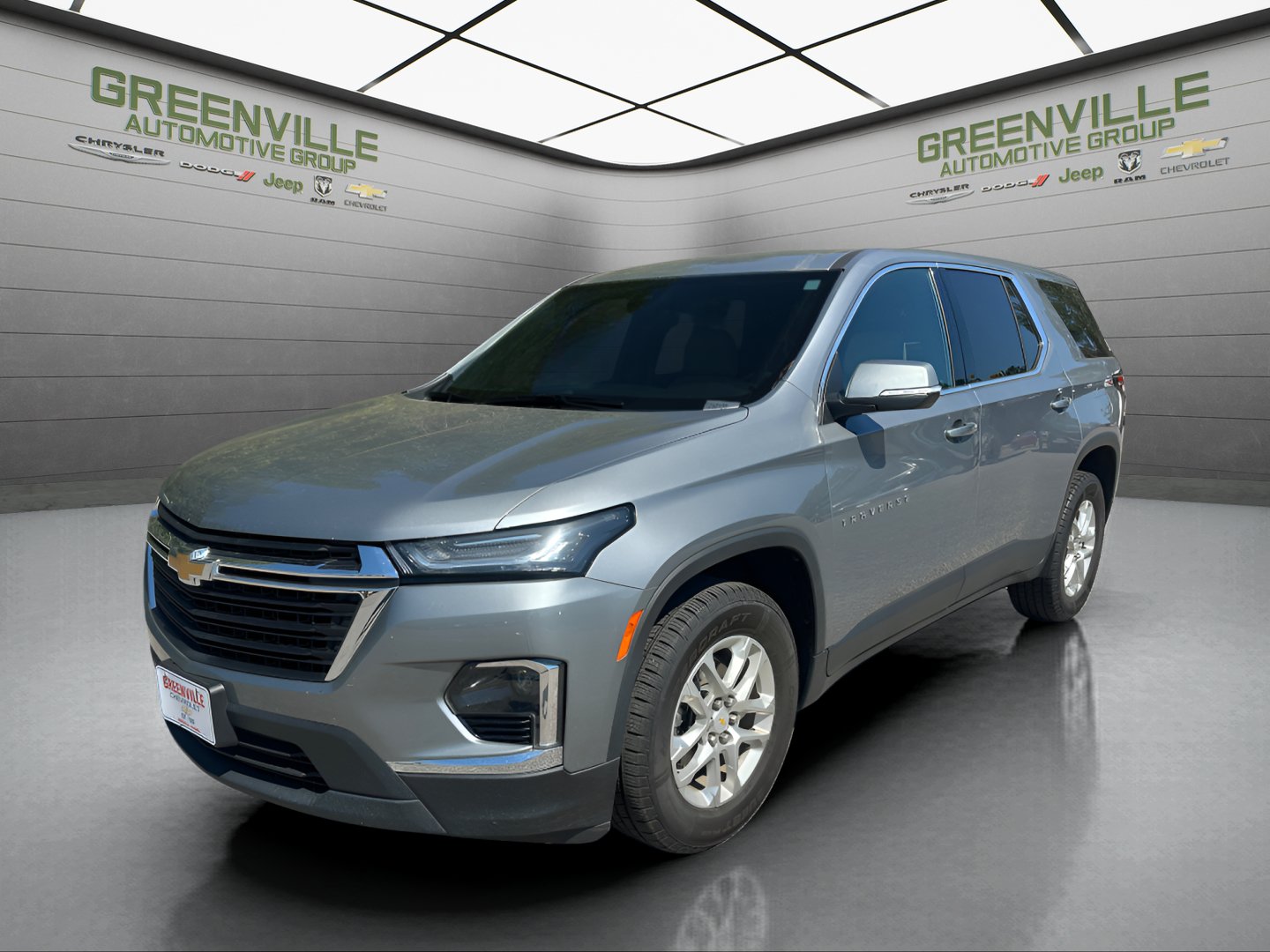 Used 2023 Chevrolet Traverse LS FWD image 1