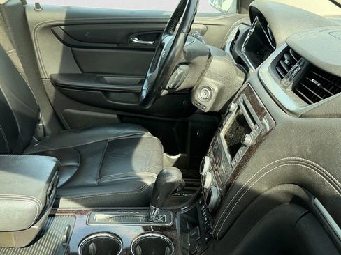 Used 2017 Chevrolet Traverse LT AWD/4WD image 7