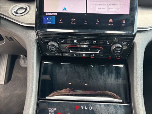 Used 2024 Jeep Grand Cherokee L Limited w/ Luxury Tech Group II image 35