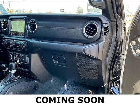 Used 2022 Jeep Wrangler Unlimited Sahara image 20