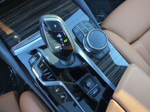 Certified 2023 BMW 530e w/ Convenience Package image 12