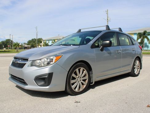 Used 2013 Subaru Impreza 2.0i image 3