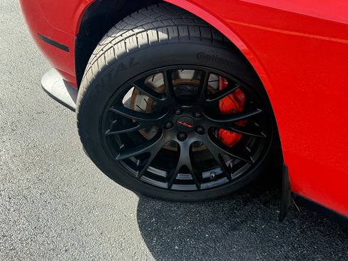 Used 2016 Dodge Challenger SRT Hellcat image 11
