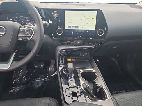 Used 2025 Lexus NX 250 FWD w/ Accessory Package (K3) image 14