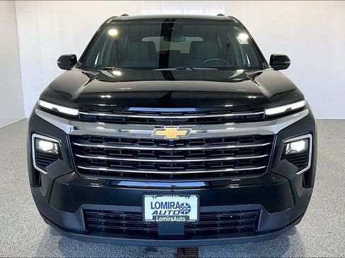 Used 2025 Chevrolet Traverse LT AWD/4WD image 2