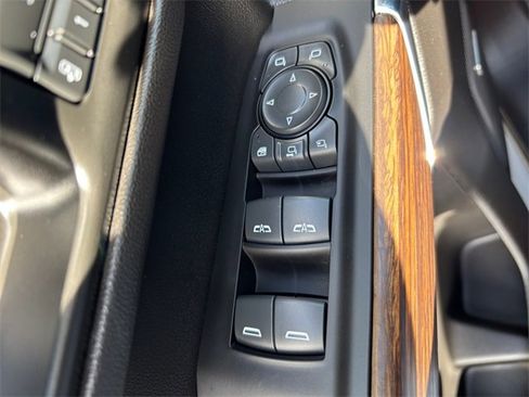 Used 2022 Chevrolet Silverado 3500 High Country image 18