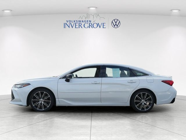 Used 2022 Toyota Avalon Touring FWD image 4