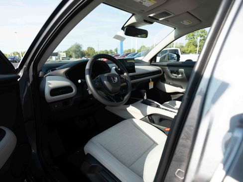 New 2026 Honda HR-V LX image 8