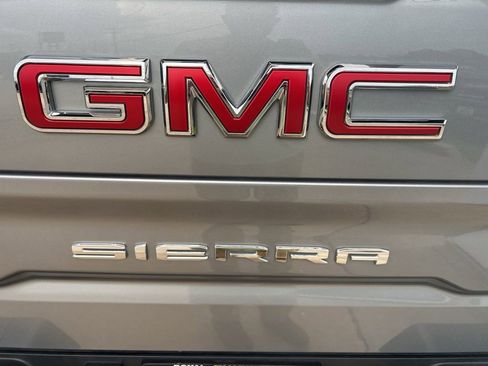Used 2024 GMC Sierra 1500 AT4 w/ Technology Package AWD/4WD image 30