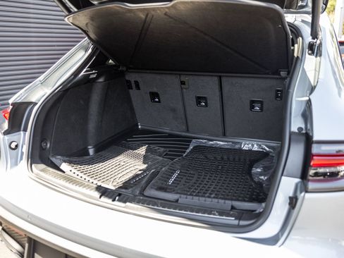 Certified 2026 Porsche Macan AWD/4WD image 25