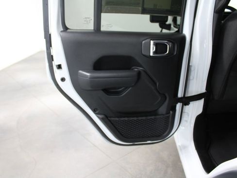 Used 2024 Jeep Wrangler Sport S image 24