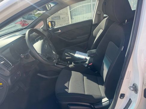 Used 2017 Kia Forte LX image 11