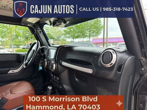 Used 2018 Jeep Wrangler Unlimited Sahara AWD/4WD image 18