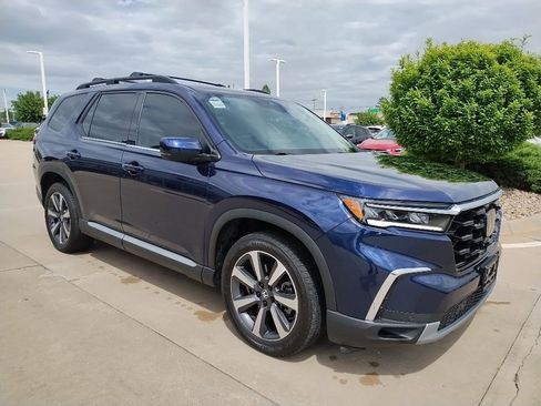 Used 2023 Honda Pilot Touring image 5
