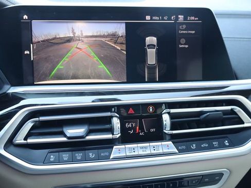 Used 2021 BMW X5 xDrive40i w/ M Sport Package image 18