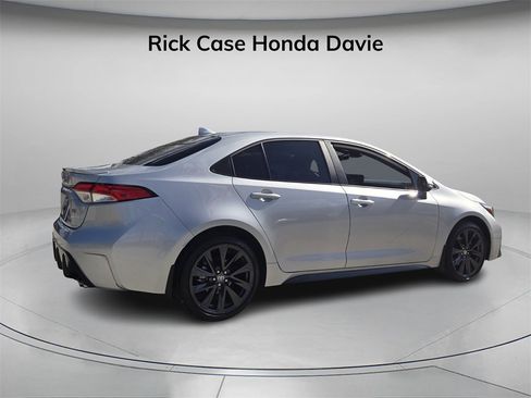 Used 2025 Toyota Corolla SE image 6