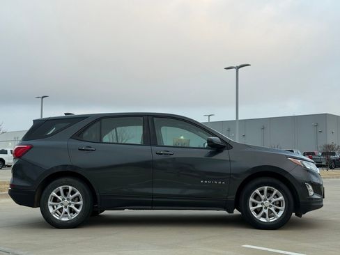 Used 2018 Chevrolet Equinox LS image 9
