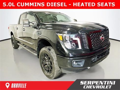 Used 2018 Nissan Titan SV w/ SV Convenience Package image 1