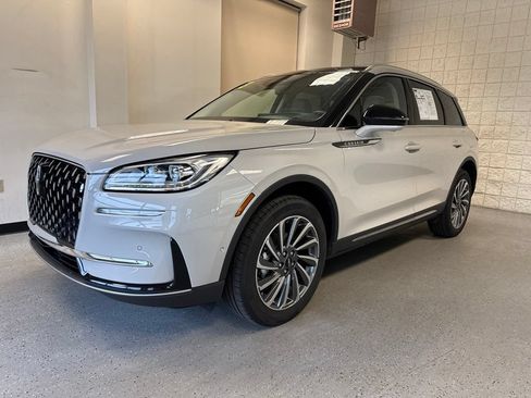Used 2023 Lincoln Corsair Reserve w/ Equipment Group 202A AWD/4WD image 2