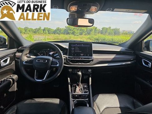 Used 2025 Jeep Compass Trailhawk AWD/4WD image 19