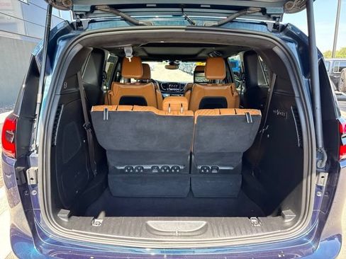 Used 2022 Chrysler Pacifica Pinnacle FWD image 9