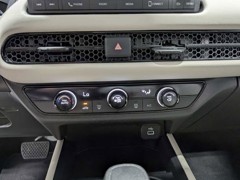 Certified 2024 Honda HR-V LX image 30