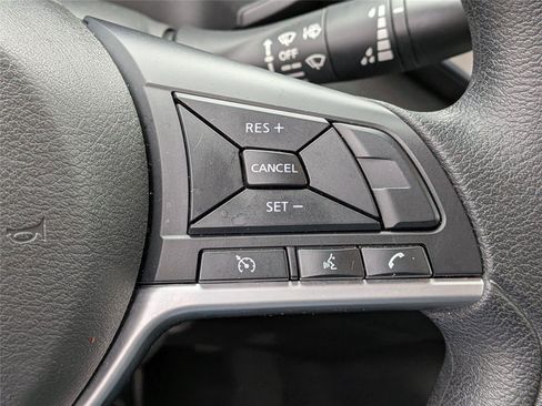 Used 2025 Nissan Altima 2.5 SV image 26