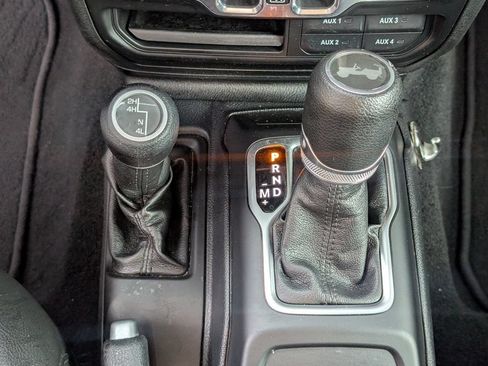 Used 2020 Jeep Wrangler Unlimited Sport AWD/4WD image 24
