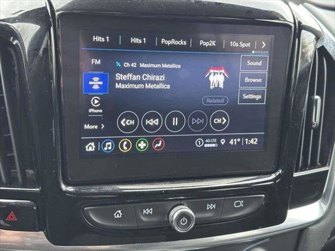 Used 2023 Chevrolet Traverse LT image 28