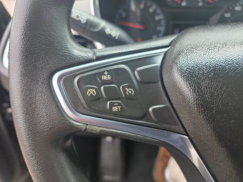 Used 2018 Chevrolet Equinox LT FWD image 36