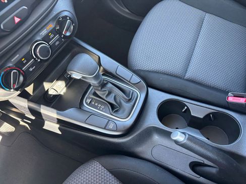 Used 2025 Kia Soul LX w/ LX Technology Package image 39