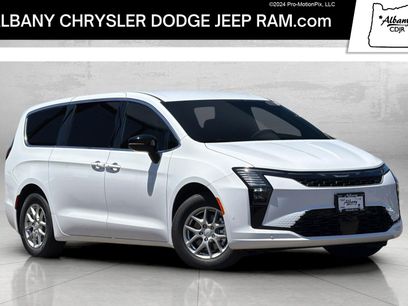 New 2027 Chrysler Pacifica Select