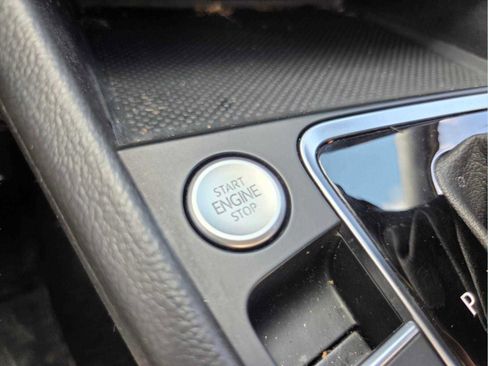Used 2020 Volkswagen Jetta R-Line FWD image 24