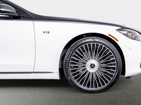 Used 2025 Mercedes-Benz Maybach S 680 4MATIC image 7